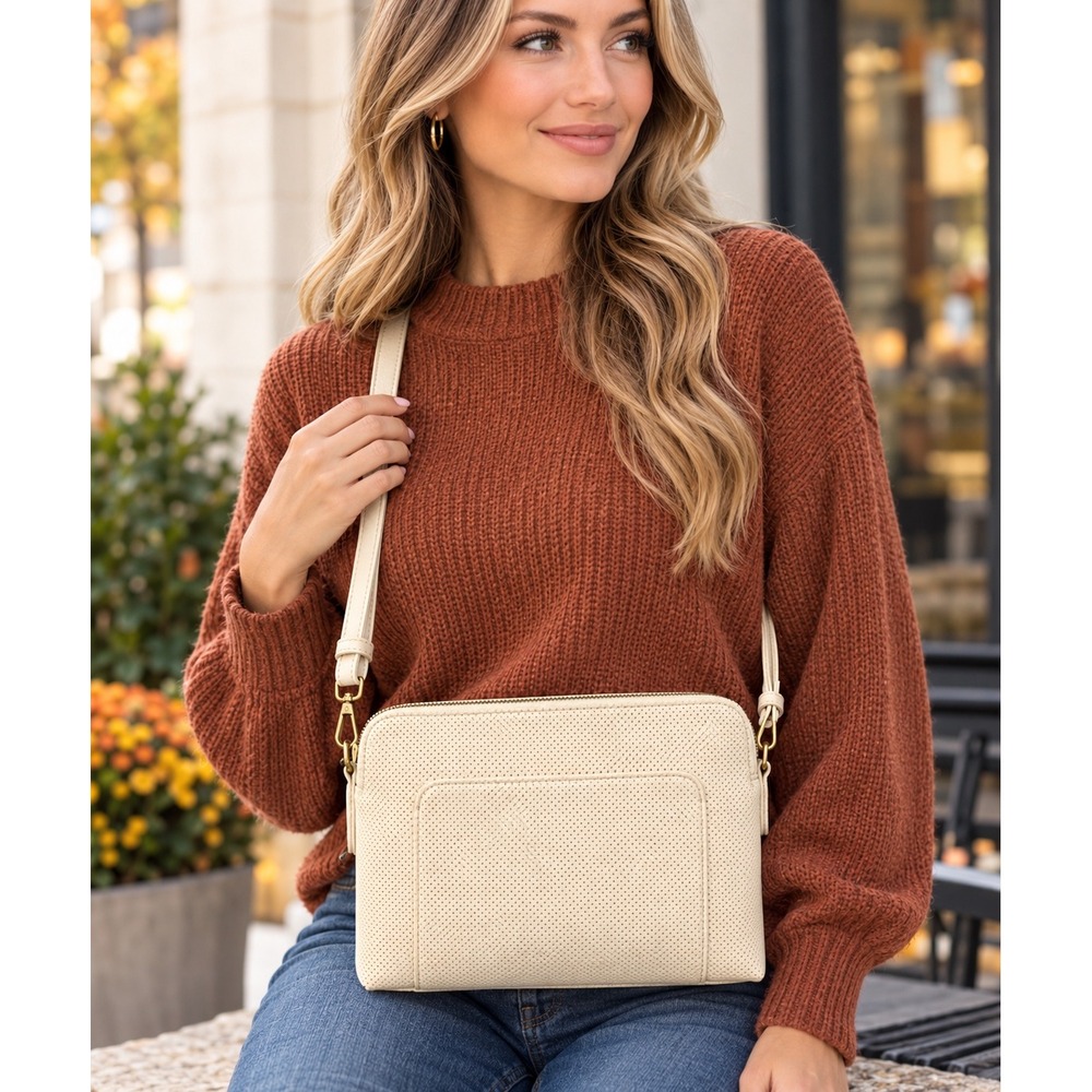 Universal Thread Women NWT Off-White Crossbody Bag Perforated Faux Leather